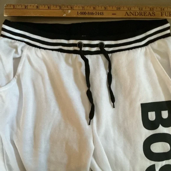 Rue 21—White Size M Polyester/Cotton Sweatpants/Joggers w/Black 'BOSS GIRL' Text - Picture 5 of 8